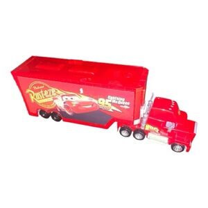 Cars Lightening McQueen car hauler/playset